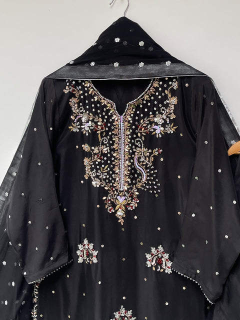 VANYA SILK (BLACK)