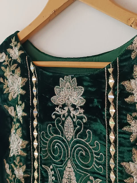 VELVET 794 (GREEN)