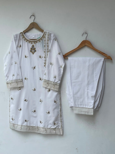 YESENIA (WHITE)