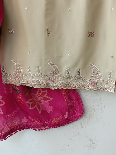 ZARMEN (BEIGE & ARSHI)