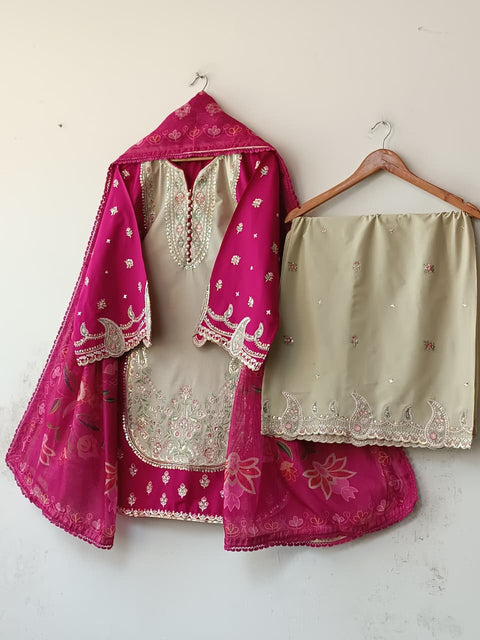 ZARMEN (BEIGE & ARSHI)