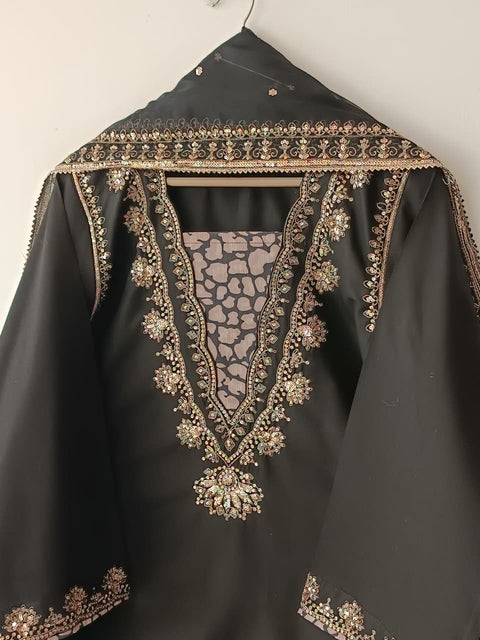 ZOBIA (BLACK)