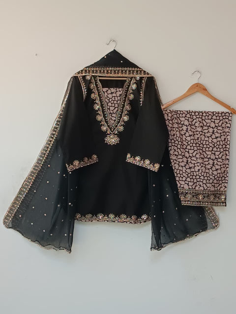 ZOBIA (BLACK)