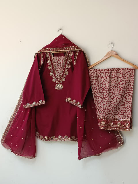 ZOBIA (MAROON)