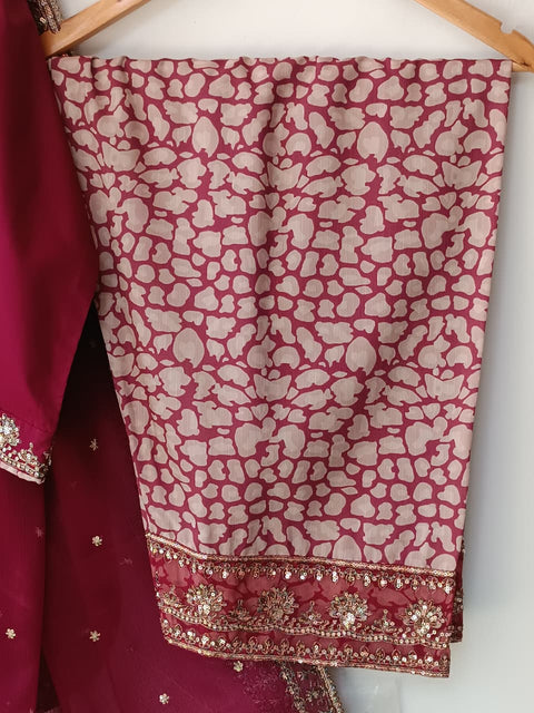 ZOBIA (MAROON)