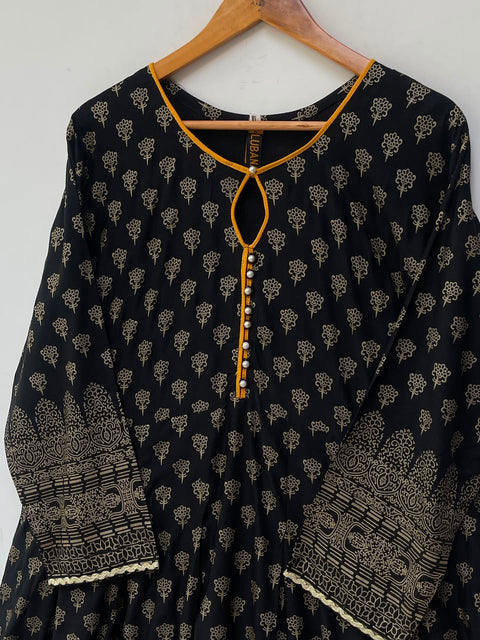 FUMES (BLACK)